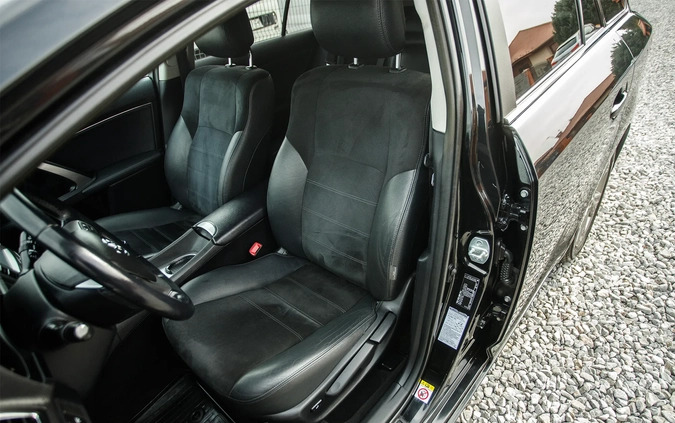 Toyota Avensis cena 47900 przebieg: 214000, rok produkcji 2014 z Radom małe 742